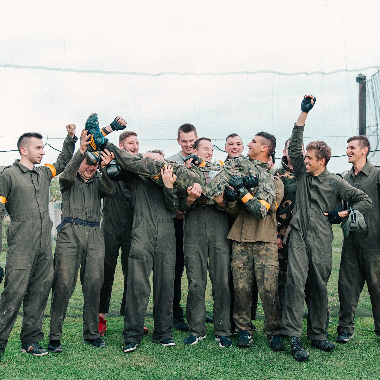 Wieczór kawalerski - grupa graczy zaraz po grze